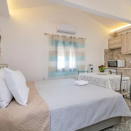 Kokkinos With Pool & Sea View, By Zantewize Aparthotel